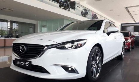 Mazda 6   2018 - Cần bán xe Mazda 6 đời 2018, màu trắng, 819tr