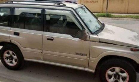 Suzuki Vitara JLX	 2005 - Bán xe Suzuki Vitara JLX sản xuất 2005, màu vàng, giá tốt