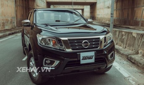 Nissan Navara EL 2018 - Cần bán Nissan Navara EL đời 2018, màu đen, nhập khẩu, giá 669tr