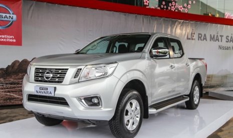 Nissan Navara EL 2018 - Cần bán Nissan Navara EL đời 2018, màu bạc, xe nhập