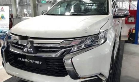 Mitsubishi Pajero    2018 - Bán ô tô Mitsubishi Pajero đời 2018, màu trắng, giá tốt
