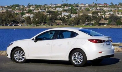 Mazda 3   2017 - Bán Mazda 3 sản xuất 2017, màu trắng còn mới, giá 640tr