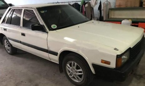 Nissan Bluebird 1.8 1989 - Bán ô tô Nissan Bluebird 1.8 năm 1989, màu trắng, giá chỉ 50 triệu