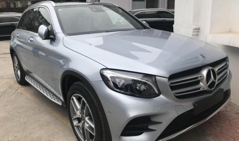 Mercedes-Benz GLC-Class 300 2017 - Bán Mercedes GLC 300 sản xuất 2017, màu bạc