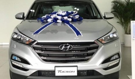 Hyundai Tucson 2.0 AT 2019 - Cần bán Hyundai Tucson 2.0 AT năm 2019, màu bạc