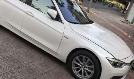 BMW 3 Series 320i  2016 - Bán BMW 3 Series 320i đời 2016, màu trắng, nhập khẩu 