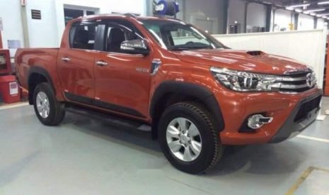 Toyota Hilux   2017 - Cần bán Toyota Hilux năm sản xuất 2017, 2 cầu xe đẹp