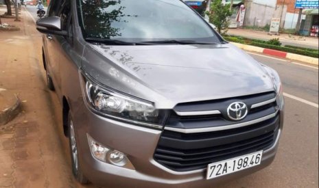 Toyota Innova   2017 - Bán xe cũ Toyota Innova năm 2017, màu bạc 