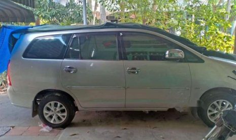 Toyota Innova 2008 - Cần bán Toyota Innova đời 2008, màu bạc, nhập khẩu nguyên chiếc  