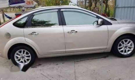 Ford Focus   2010 - Cần bán xe Ford Focus 2010, xe đẹp, gia đình sử dụng