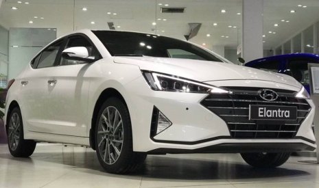 Hyundai Elantra 2019 - Bán Hyundai Elantra đời 2019, màu trắng, xe nhập 