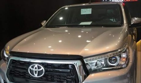 Toyota Hilux E 4x2 AT 2019 - Cần bán xe Toyota Hilux E 4x2 AT năm sản xuất 2019, nhập khẩu nguyên chiếc