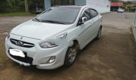 Hyundai Accent  1.4AT 2011 - Cần bán gấp xe cũ Hyundai Accent 1.4AT 2011, màu trắng