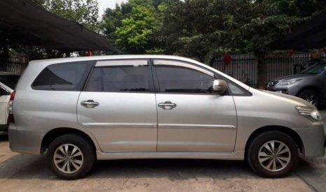 Toyota Innova   2015 - Cần bán xe cũ Toyota Innova đời 2015, màu bạc