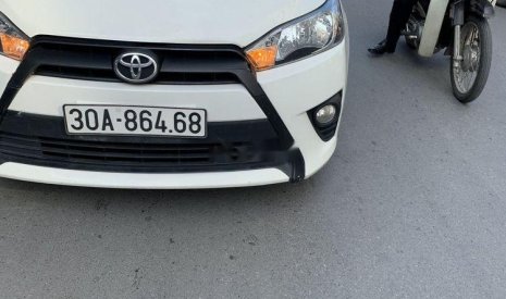 Toyota Yaris   2015 - Cần bán Toyota Yaris 2015, màu trắng, nhập khẩu  