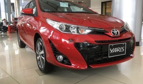 Toyota Yaris   2019 - Bán Toyota Yaris đời 2019, màu đỏ, nhập khẩu