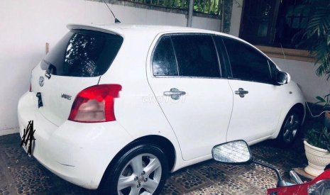 Toyota Yaris 2007 - Chính chủ lên đời bán xe Toyota Yaris đời 2007, màu trắng