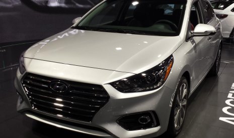 Hyundai Accent 2019 - Bán Hyundai Acent 2019, màu bạc, giá tốt nhất cho mọi nhà, có sẵn xe giao nhanh trong tuần
