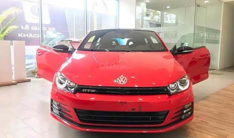 Volkswagen Scirocco 2018 - Bán xe Volkswagen Scirocco GTS đời 2018, màu đỏ, xe mới 100%, sẵn hàng, số lượng có hạn