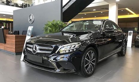 Mercedes-Benz C class C200 2019 - Ưu đãi cực sốc cuối năm chiếc xe Mercedes-Benz C class C200, sản xuất 2019, màu đen - Sẵn xe - Giao nhanh