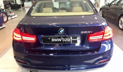 BMW 3 Series 2.0 Turbo 2019 - Số lượng có hạn - Mua ngay kẻo lỡ, BMW 3 Series 2.0 Turbo đời 2019, màu xanh lam, xe nhập