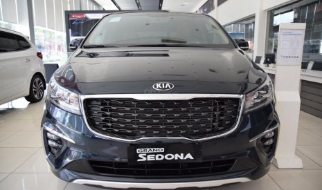 Kia Sedona 2.2DAT Deluxe 2019 - Giao xe tận nhà - Miễn phí vận chuyển, Kia Sedona 2.2DAT Deluxe sản xuất 2019, màu đen