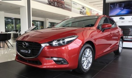Mazda 3 2019 - Bán giảm giá trực tiếp tiền mặt chiếc xe Mazda3 1.5L Luxury, sản xuất 2020, có sẵn xe, giao nhanh