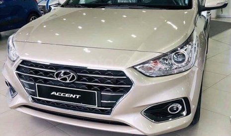 Hyundai Accent 1.4 MT Base 2020 - Cần bán xe Hyundai Accent 1.4 MT Base sản xuất 2020, màu vàng cát, giá cạnh tranh