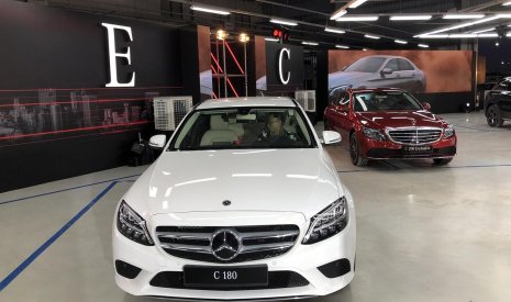 Mercedes-Benz C class 2020 - Mua xe giá thấp - Tặng phụ kiện chính hãng khi mua chiếc Mercedes-Benz C180, sản xuất 2020