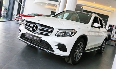 Mercedes-Benz GLC-Class GLC 300 4Matic 2020 - Bán ô tô Mercedes GLC 300 4Matic đời 2020, màu trắng, siêu sang