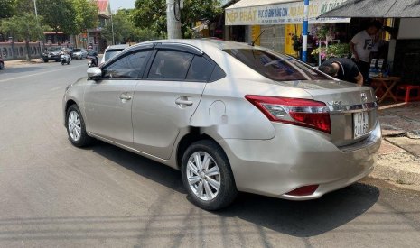 Toyota Vios E 2016 - Bán Toyota Vios E năm 2016, màu bạc xe gia đình