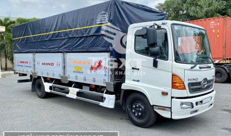 Hino FC 2021 - Xe tải Hino FC9JNTC 6T4 thùng bạt 7m2 giá cạnh tranh