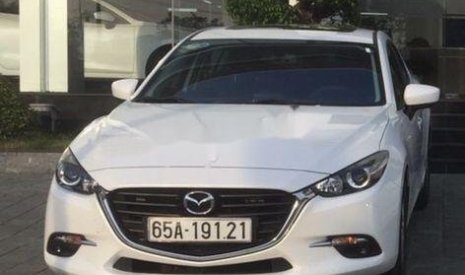 Mazda 3 1.5AT 2019 - Cần bán lại xe Mazda 3 1.5AT 2019, màu trắng, nhập khẩu nguyên chiếc