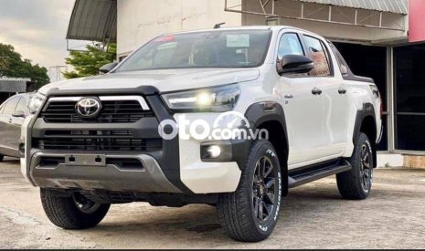 Toyota Hilux 2.8 AT  2021 - Bán Toyota Hilux 2.8 AT đời 2021 giá cạnh tranh