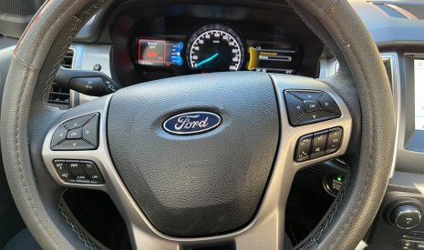 Ford Ranger Limited 2.0L 4x4 AT 2021 - Bán Ford Ranger Limited 2.0L 4x4 AT năm 2021, màu đỏ, xe nhập còn mới