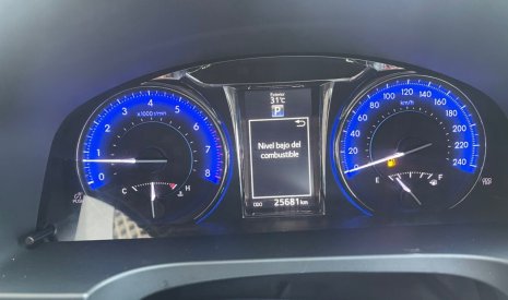 Toyota Camry 2018 - Đăng ký 2018 giá tốt 879 triệu, bao test odo 26000km