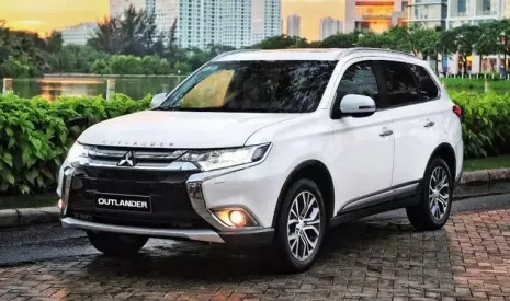 Mitsubishi Outlander 2016 - Chính Chủ Cần Bán Xe Mitsubishi Outlander 2016, nhập khẩu Nhật Bản, CVT 2.0, màu trắng, 5 chỗ.